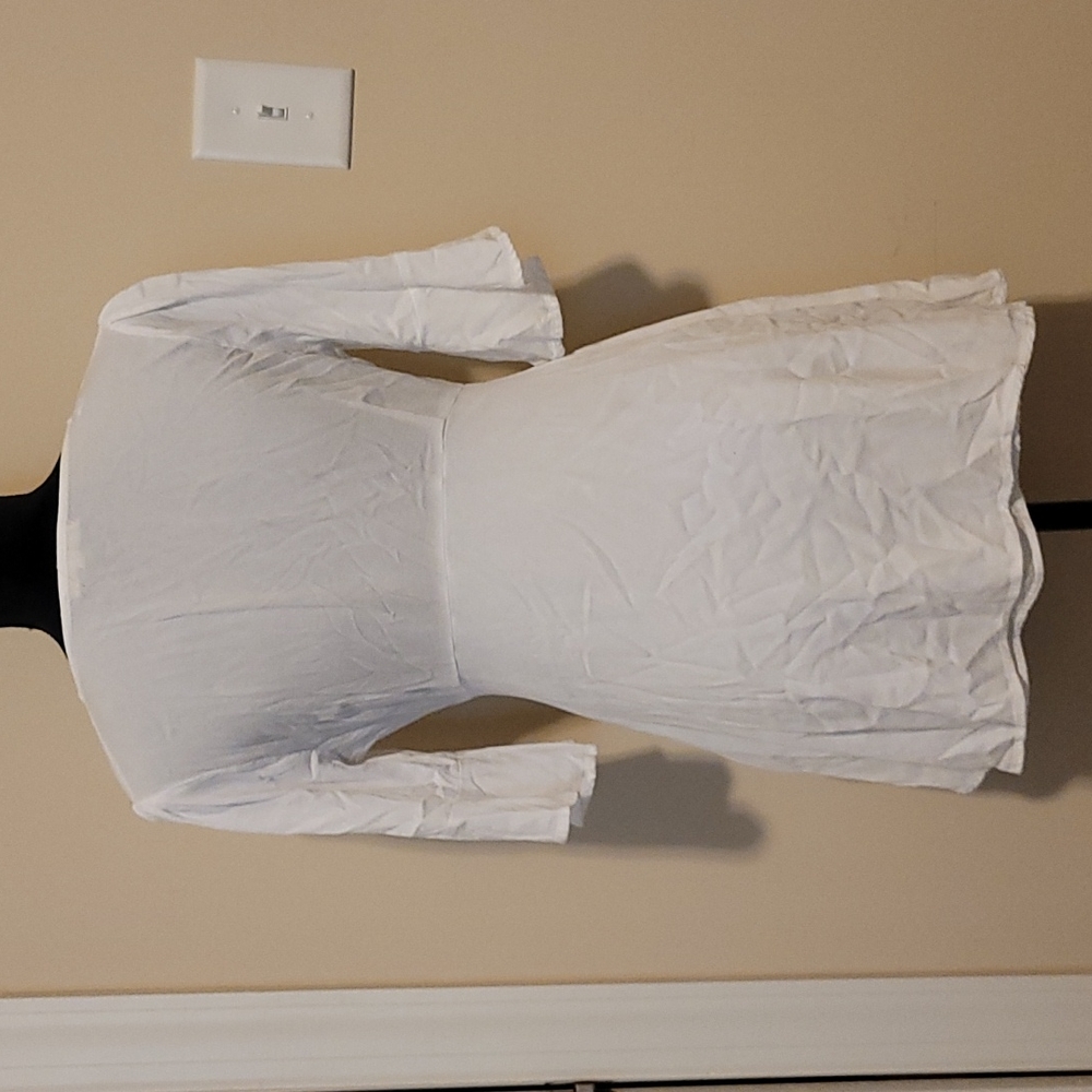 Beautiful flowy mini dress! - Picture 6 of 12